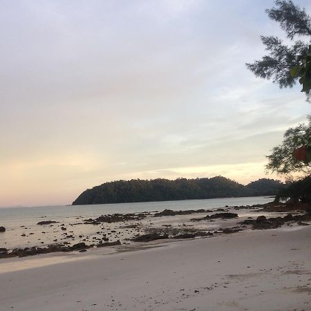 Hotel The Shadow House & Bar Koh Phayam Esterno foto
