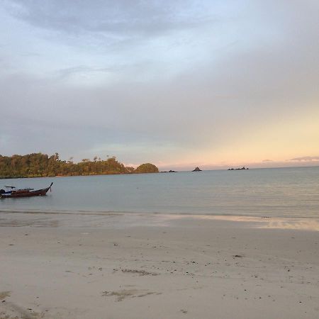 Hotel The Shadow House & Bar Koh Phayam Esterno foto