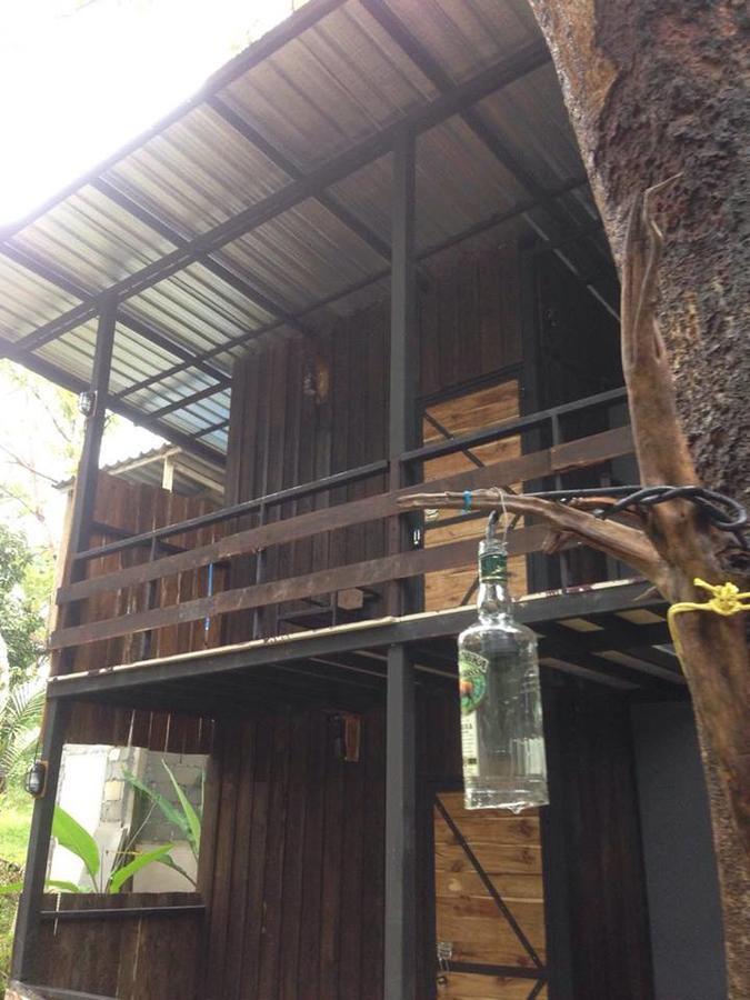 Hotel The Shadow House & Bar Koh Phayam Esterno foto
