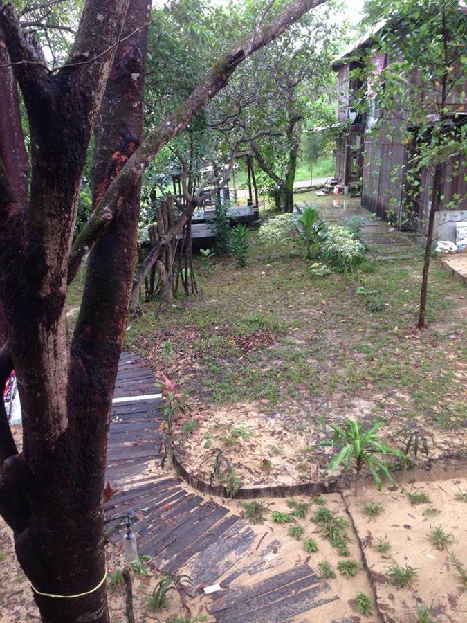 Hotel The Shadow House & Bar Koh Phayam Esterno foto
